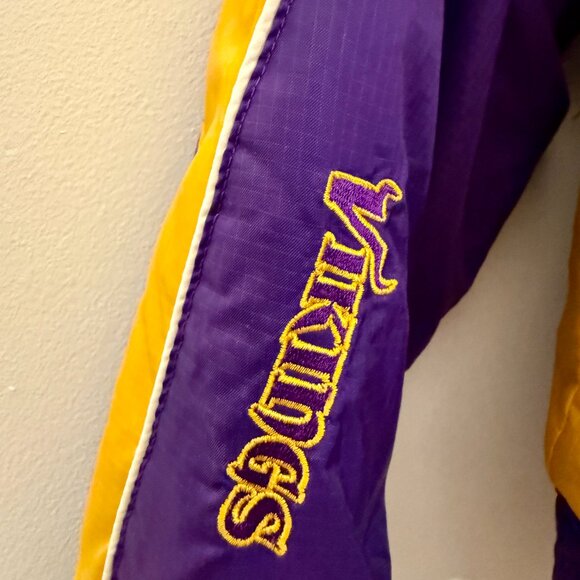 Vintage Minnesota Vikings NFL Team Jacket — Purple/Gold Full Zip — Men’s Medium - Picture 8 of 11